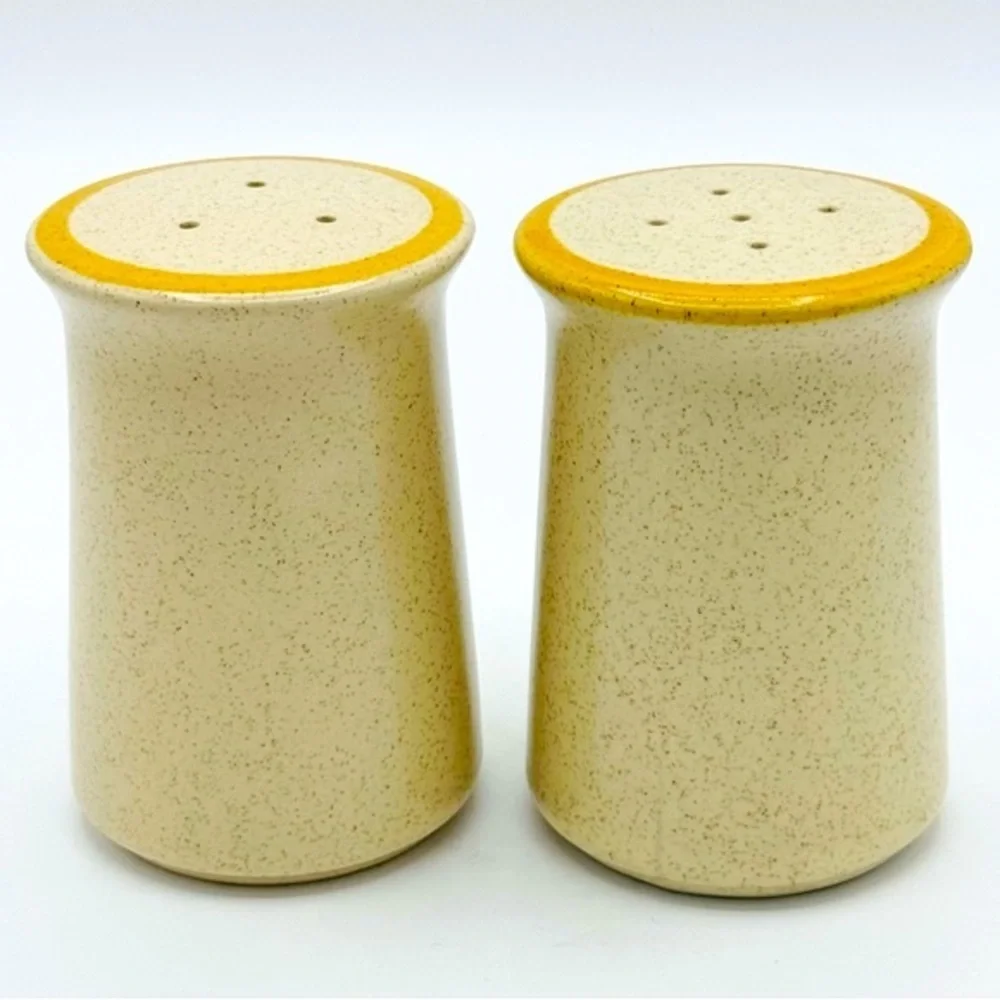 Homer Laughlin‎ EUC Hearthside Garden Festival Vintage Salt & Pepper Shakers MCM